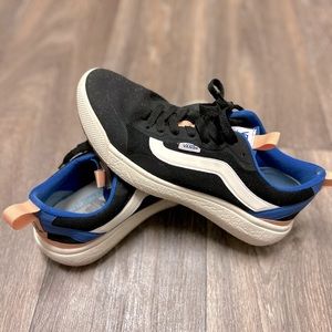 VANS Ultrarange Exo Shoe - size 7.5 women’s (black, coral, blue)